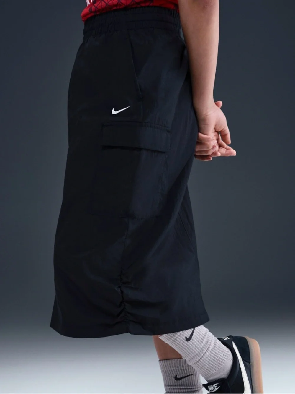 NWT Unisex Nike Dri-Fit Black Swoosh Relaxed Crop Fitness Short Pants Lining M